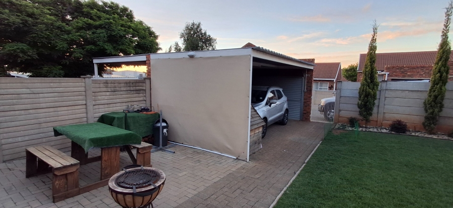 2 Bedroom Property for Sale in Fleurdal Free State